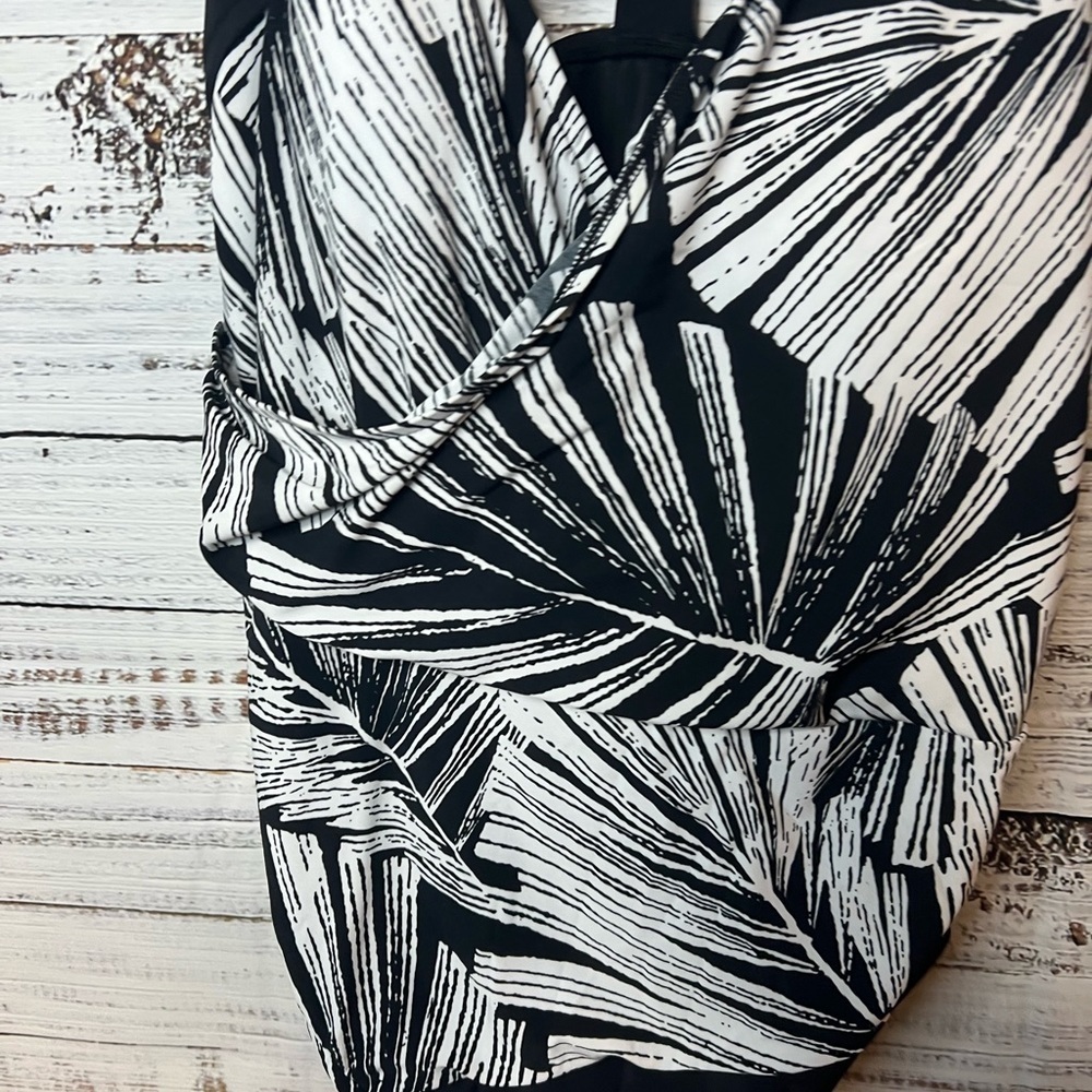 Aqua Green NWT Large swimsuit black and white - Picture 7 of 12